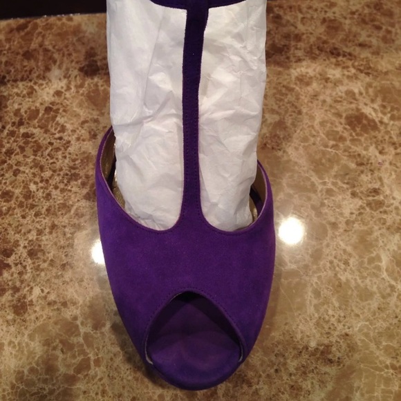 BADGLEY MISCHKA PURPLE SUEDE PEEP TOE HEEL - Picture 2 of 7